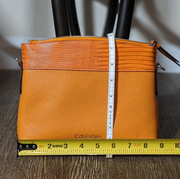 Calvin Klein Rita Crossbody - Flame Orange, NWT 🚨 DISCONTINUED!🚨 - Picture 10 of 13